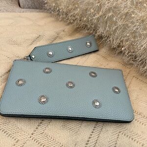 Pre-owned Elegant Blue Wristlet with Silver Accents